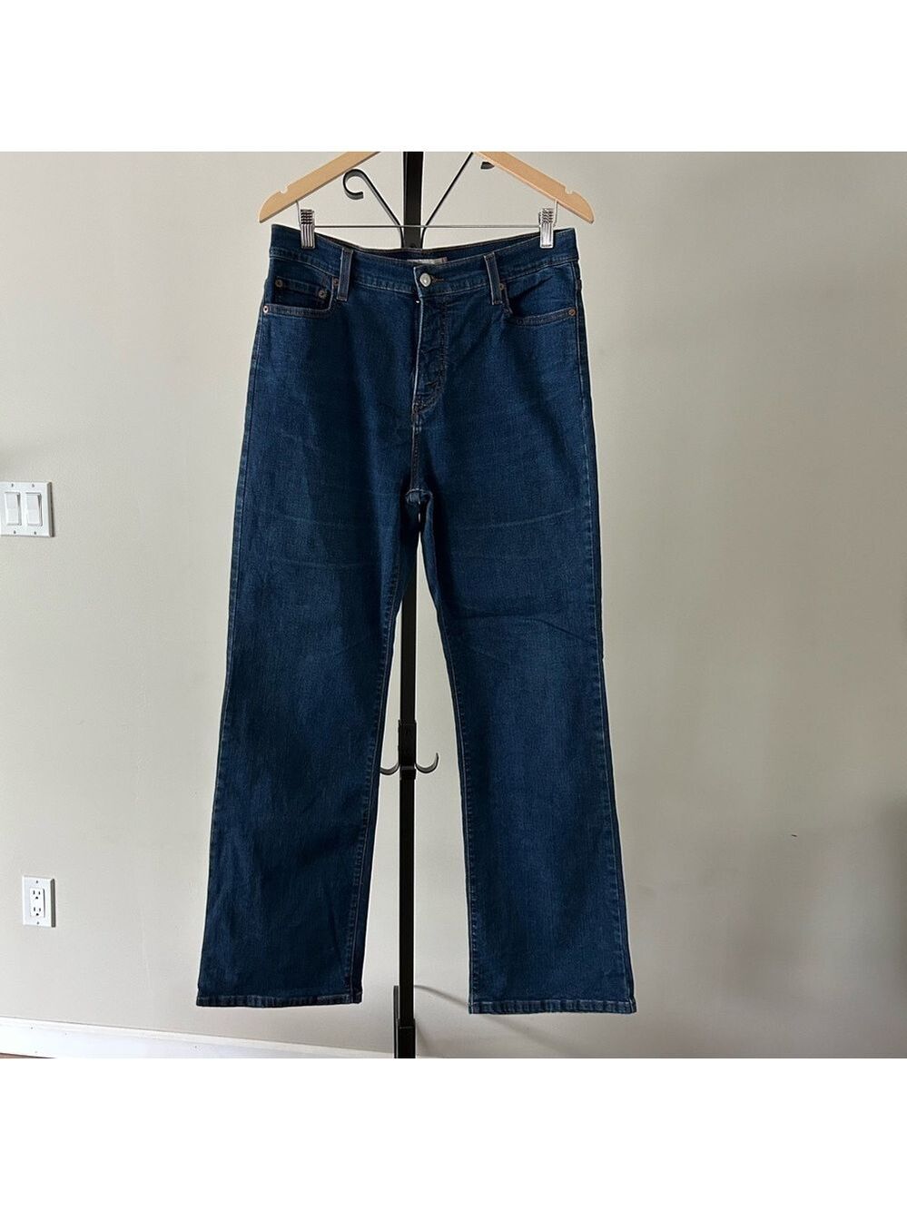 LEVI’S 512 Perfectly Slimming Boot Cut Denim Jeans, Size 14 M.